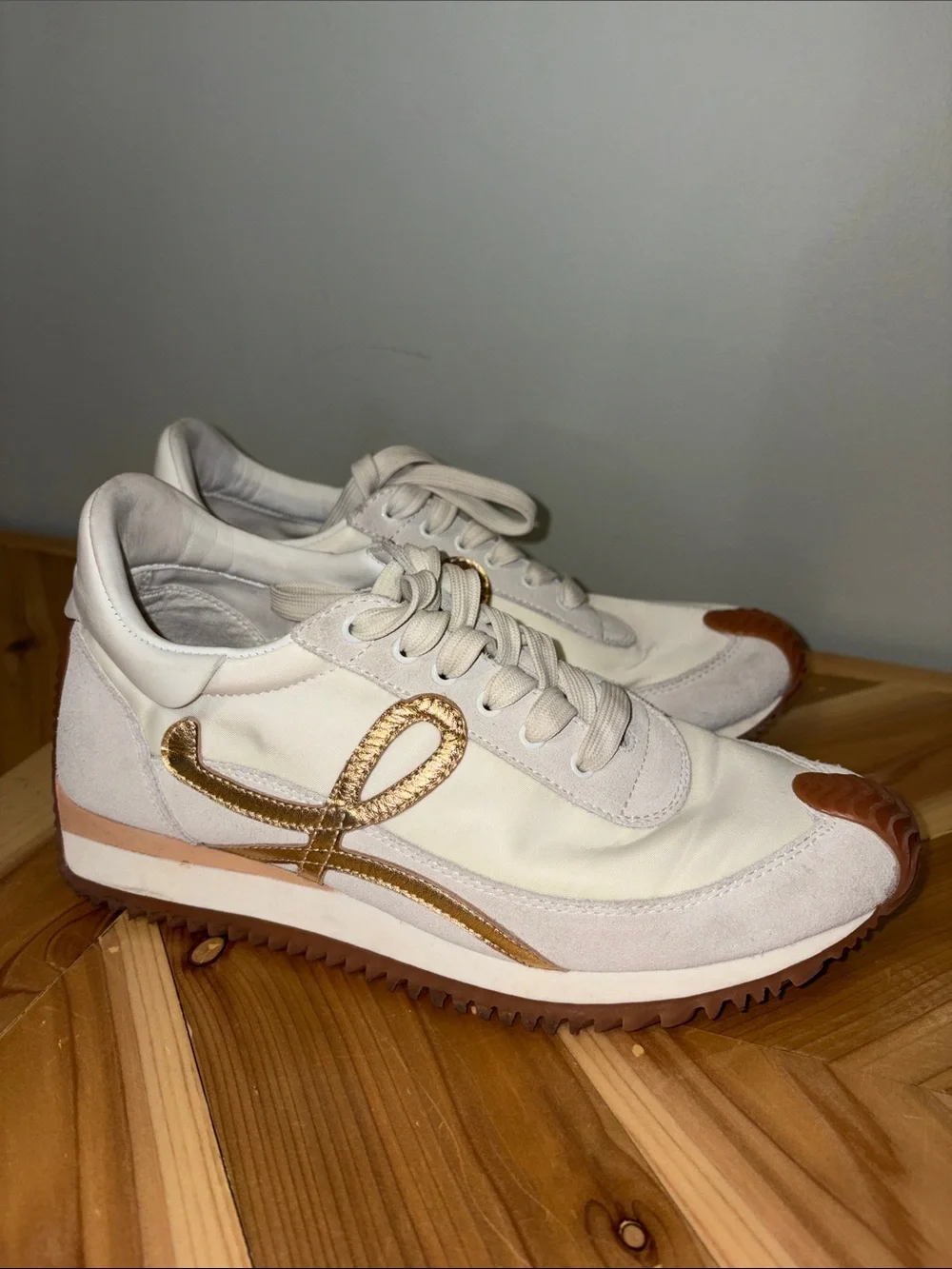 Women’s Cream & Gold Casual Runner Sneakers
